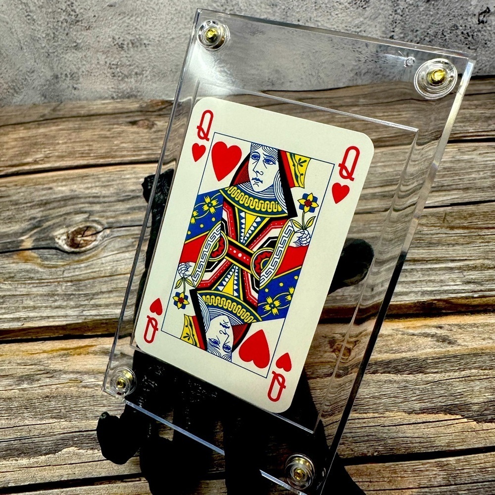 Burberry, limited edition playing card Queen​​​